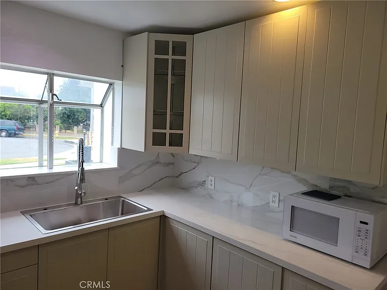 8001 Coral Bell Way — Photo 5