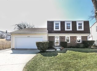916 Knollwood Dr, Buffalo Grove, IL 60089