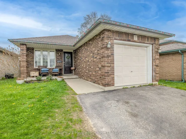 7 Kara Ln, Tillsonburg, ON N4G 5M2
