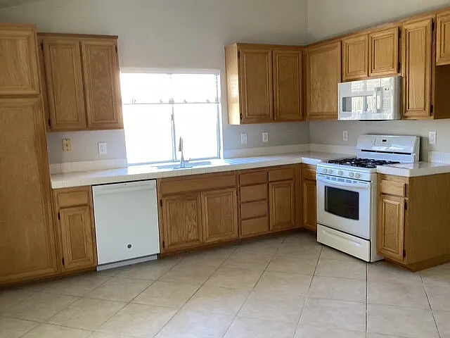 3716 Vireo Dr — Photo 10