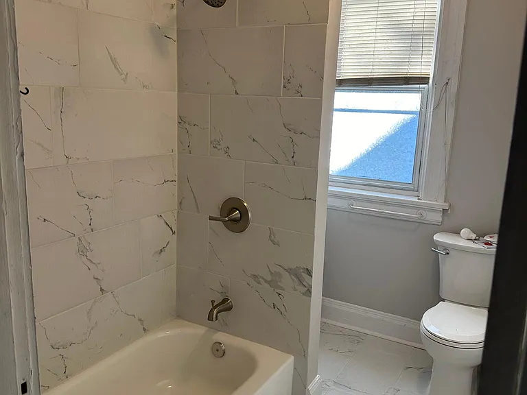 2119 Hudson Ave — Photo 23