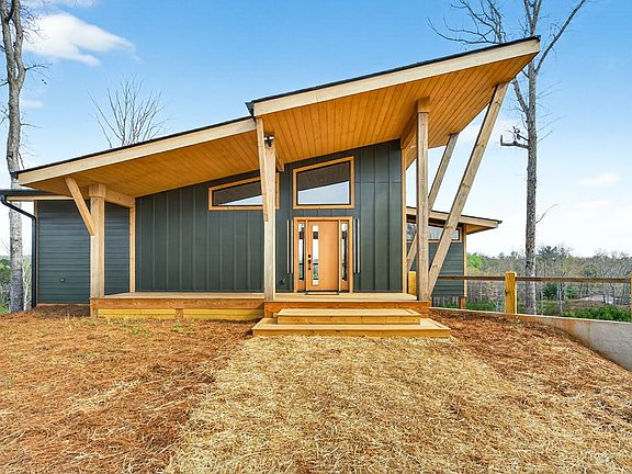 5th image of 251 Mystic Dr