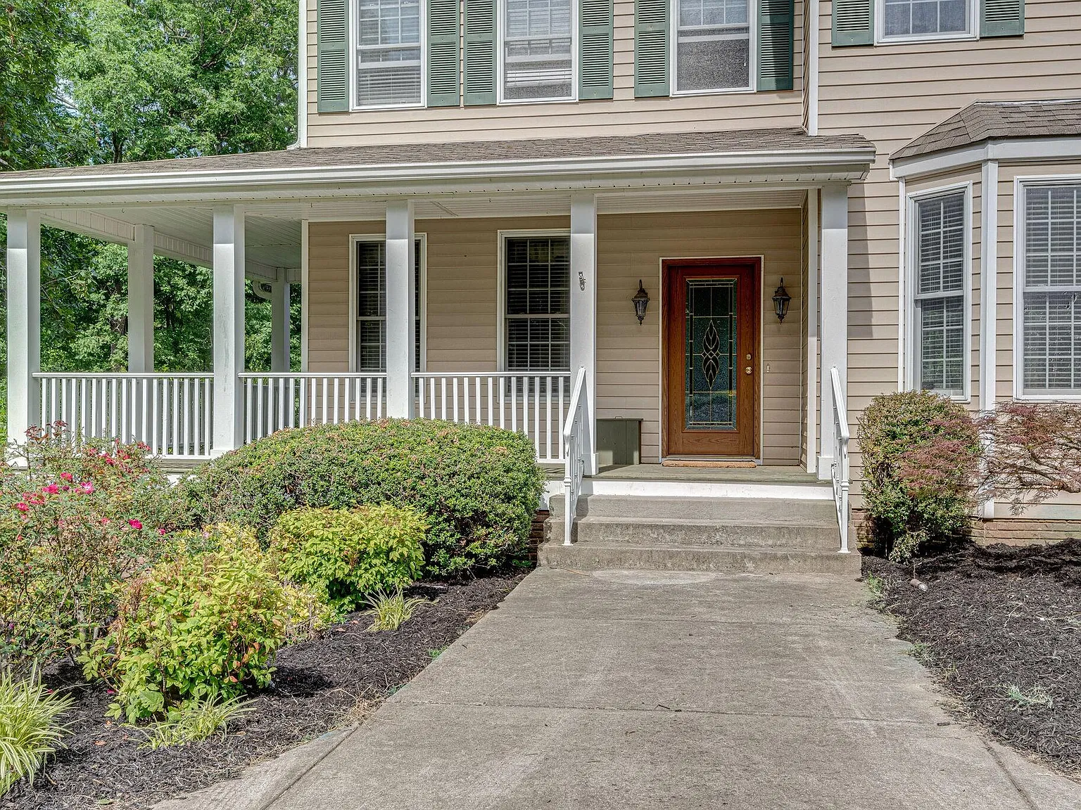 454 Beechwood Cir — Photo 3