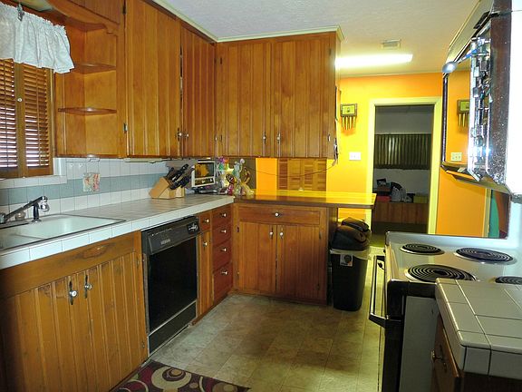 4th image of 415 Silliman St