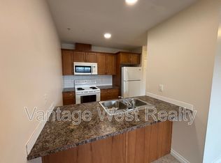 598 Sutherland Ave #403, Kelowna, BC V1Y5X1