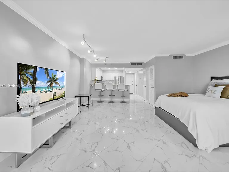 2501 S Ocean Dr #503 — Photo 2