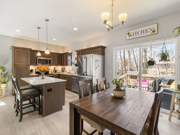 4616 167th St, Urbandale, IA 50323