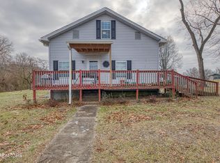 286 Harding Rd, Harriman, TN 37748