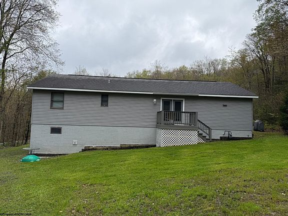 3rd image of 112 Hillside Dr