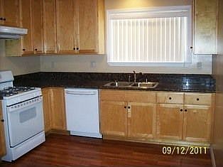 2nd image of 424 W 18th St