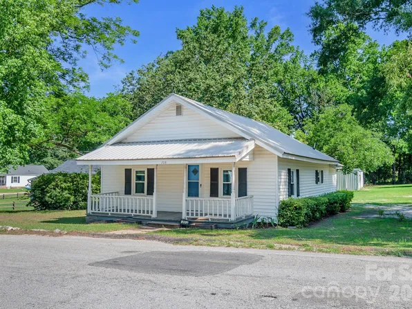 208 W Church St, Jefferson, SC 29718