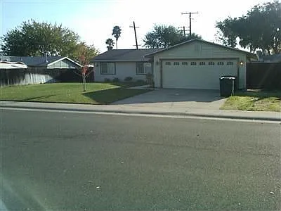 8320 Woodyard Way photo 1