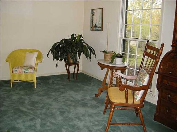 4th image of 4415 N Slauson Cir