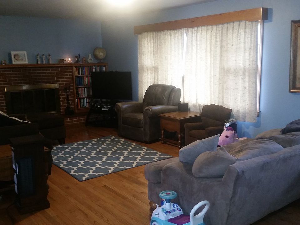 Living room, built in shelf