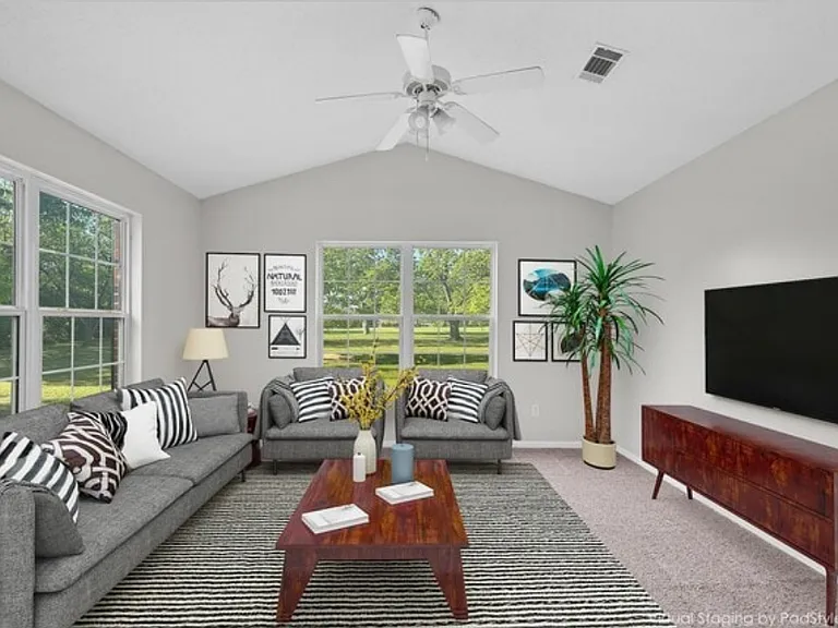 Pecan Terrace — Photo 3
