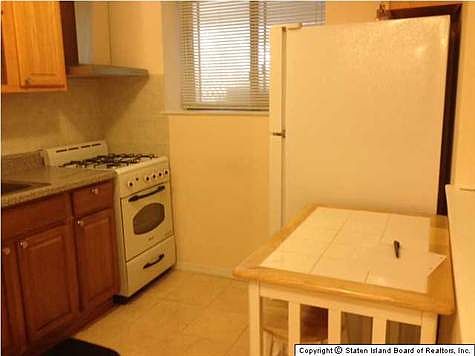 4th image of 591 Naughton Ave