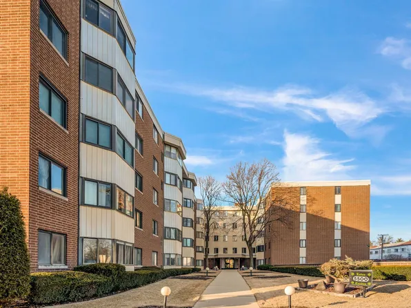5500 Lincoln Ave Unit 300W, Morton Grove, IL 60053
