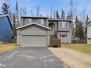 18821 Katelyn Cir, Eagle River, AK 99577