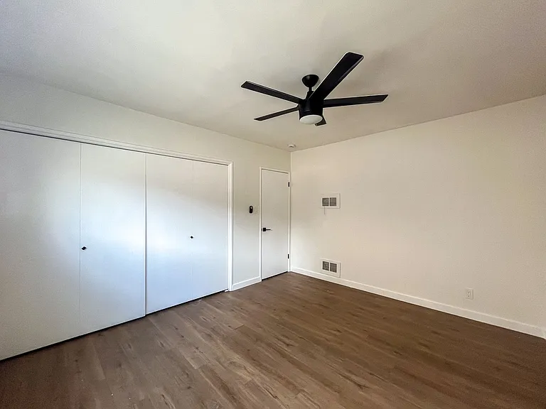 3814 S Bronson Ave — Photo 18