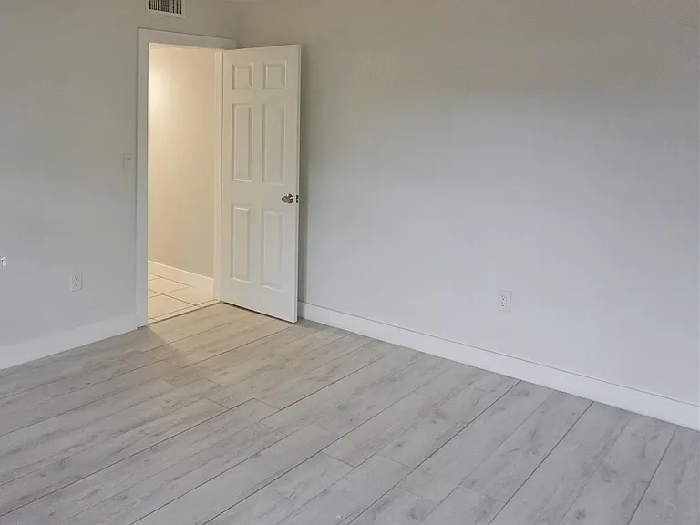 1265 W 24th St #224 — Photo 17