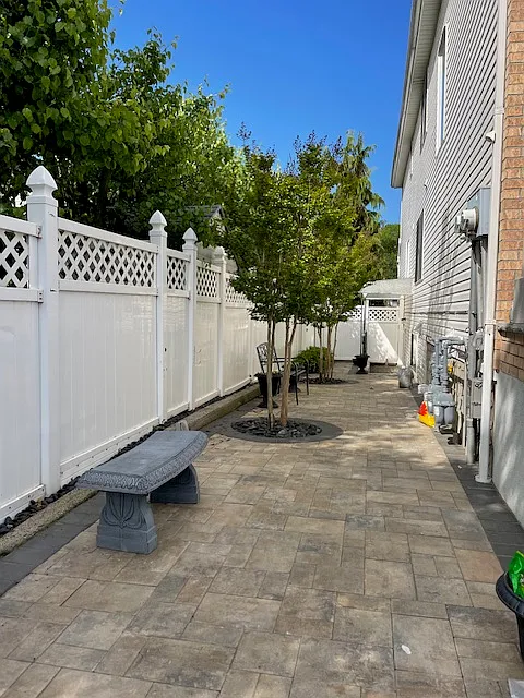 Building Photo - Wycliff Ln