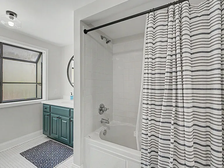 2523 S Cincinnati Ave — Photo 27
