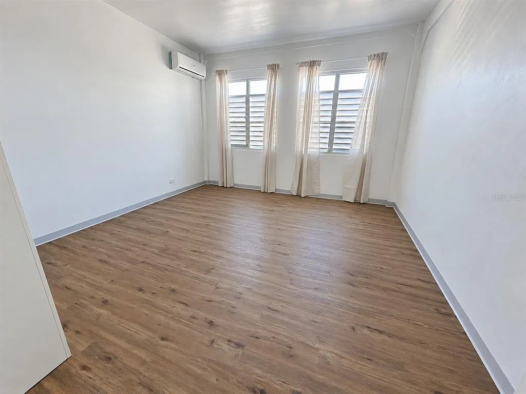 2 bed, 1.0 bath, 861 sqft, $1,000 — Photo 4