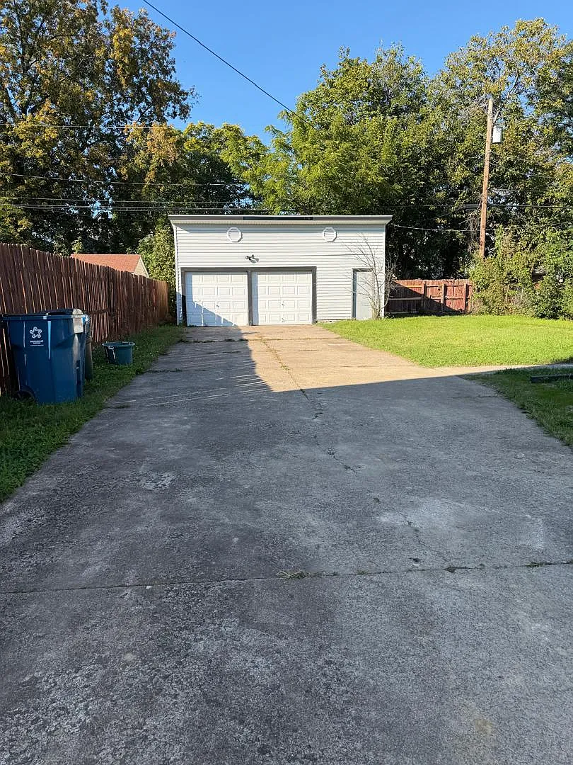 4 bed, 1484 sqft, $1,650 — Photo 3