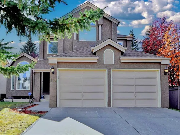131 E Hawkstone Dr NW, Calgary, AB T3G 3N4
