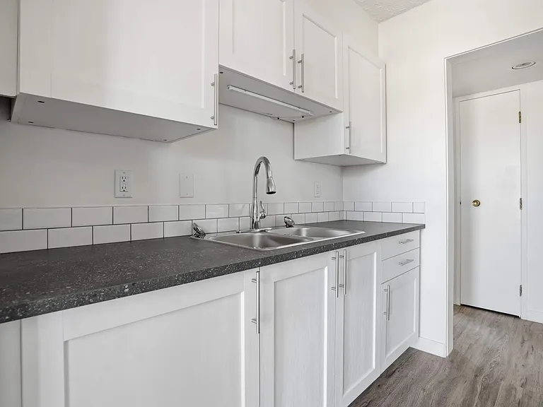 2301 Lorne St #503 — Photo 8