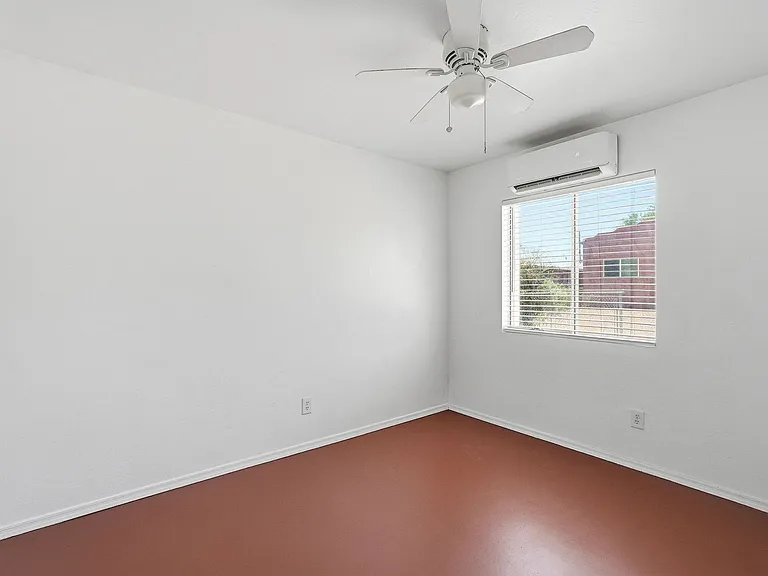 1226 E. Elm St. — Photo 9