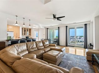 3738 Sandpiper Rd APT 227B, Virginia Beach, VA 23456