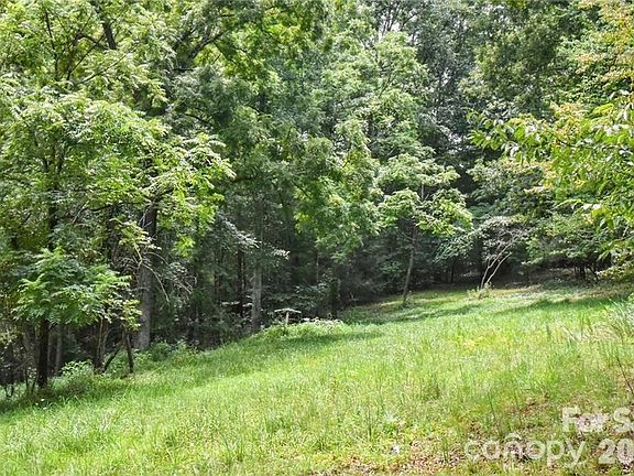 2nd image of 19 Laurel Loop Rd