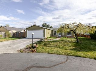 1630 NE 6th St, Redmond, OR 97756