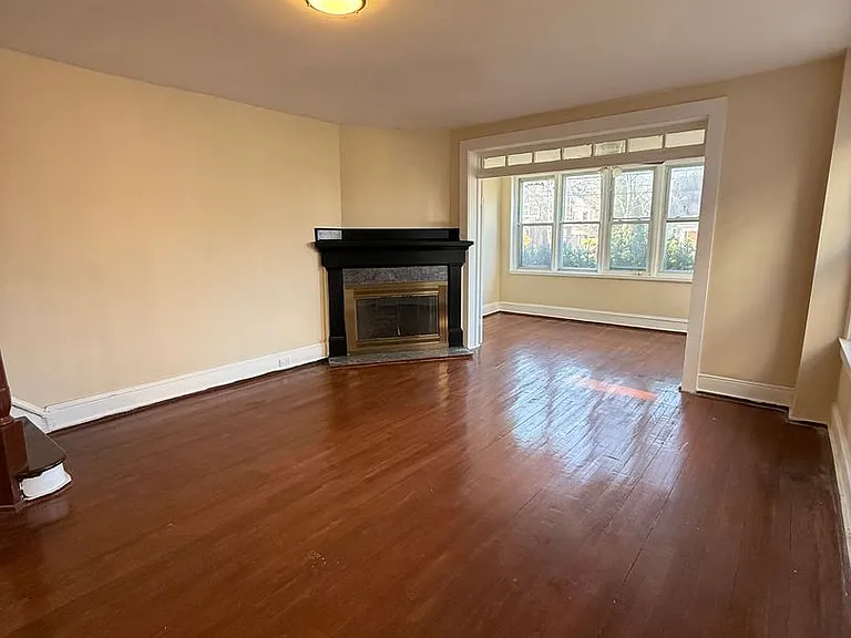 1442 W State St — Photo 5