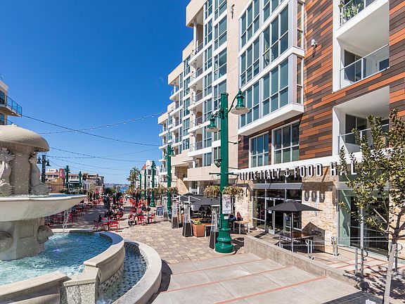 5th image of 567 W Date St #708