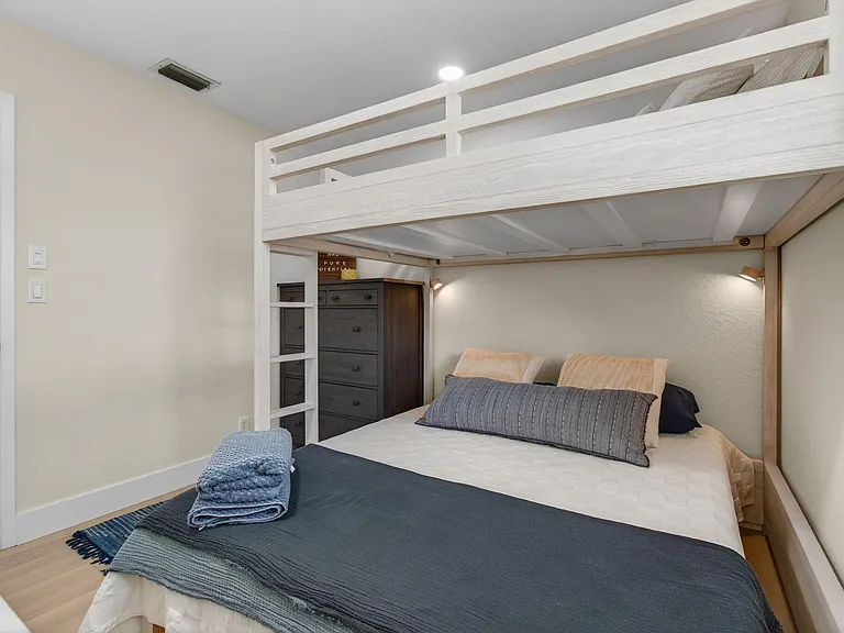 802 Mallard Dr — Photo 48