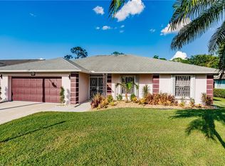 985 Charlemagne Blvd, Naples, FL 34112