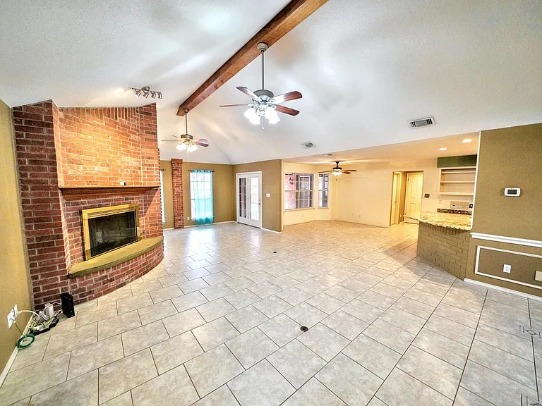 1508 Mount Laurel — Photo 7