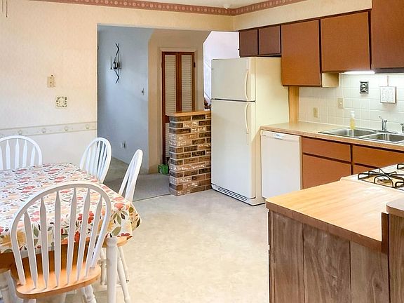 5th image of 1303 Townley Dr