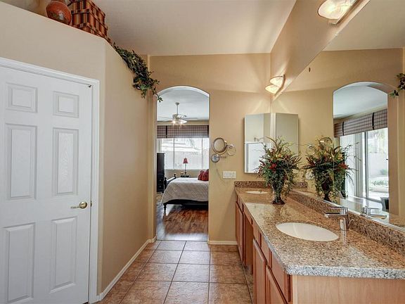 5th image of 2649 E Firestone Dr