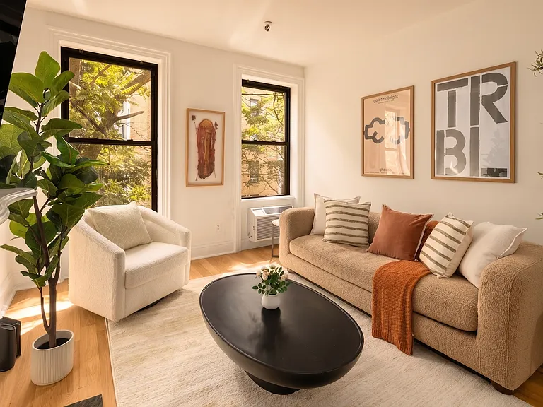 334 W 46th St #3R — Photo 5