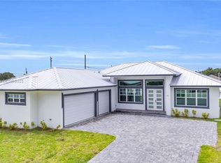 121 SW Sea Lion Rd, Port Saint Lucie, FL 34953