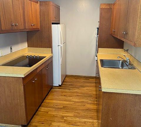 4th image of 7426 4th Ave NE