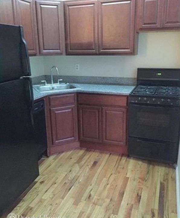 2nd image of 573 2nd St APT 7