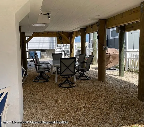 2 bed, 560 sqft, $2,200 — Photo 2