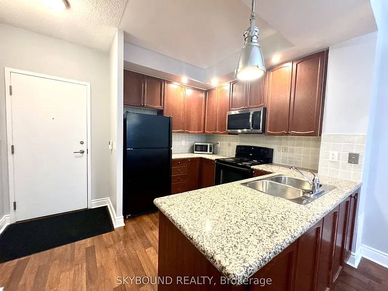 33 Cox Blvd #131 — Photo 2