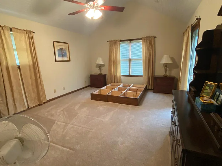 1303 Lake Front Dr — Photo 10