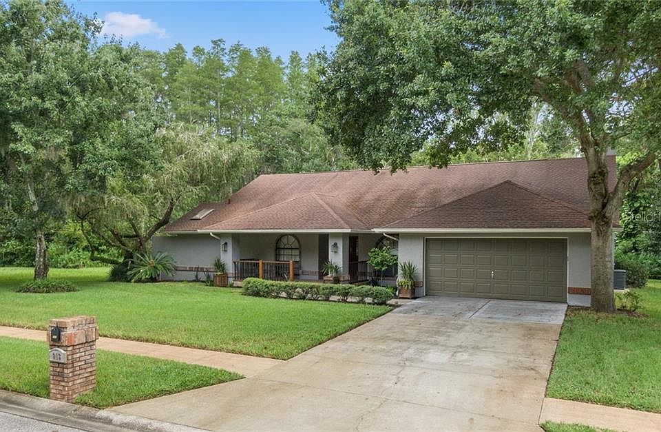 1st image of 913 Lake Brooker Ct