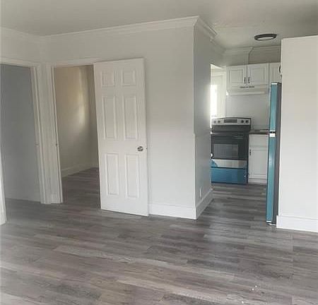 5th image of 1035 N Andrews Ave